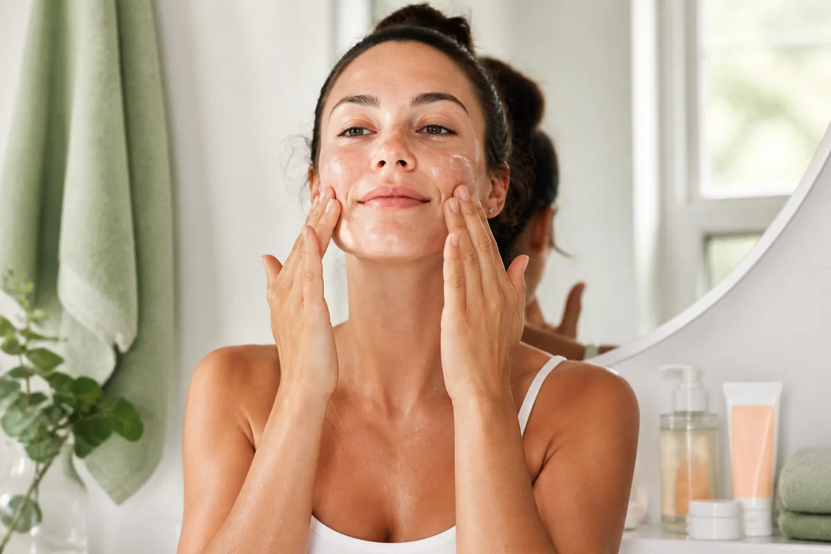 Comment choisir des soins visage hydratants pour peau sensible